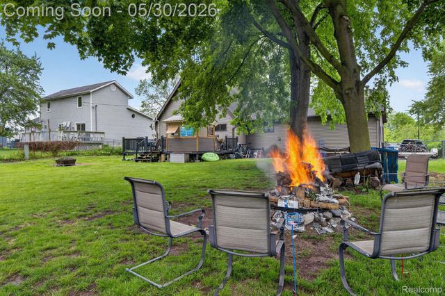 1280 Petts Road, Fenton Charter Township, MI 48430