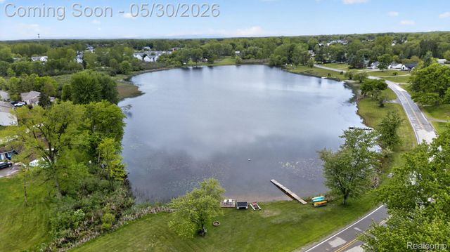 1280 Petts Road, Fenton Charter Township, MI 48430