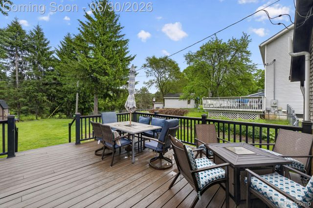 1280 Petts Road, Fenton Charter Township, MI 48430