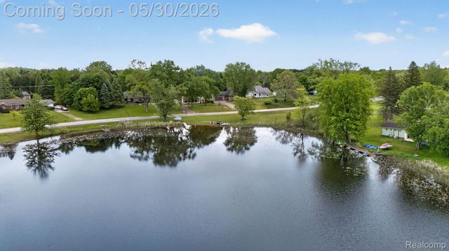 1280 Petts Road, Fenton Charter Township, MI 48430