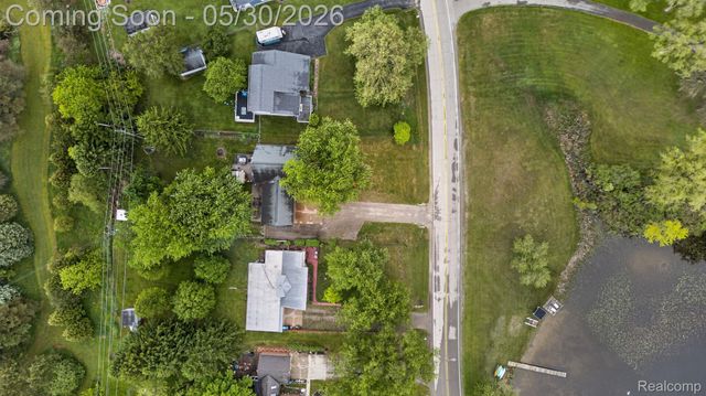 1280 Petts Road, Fenton Charter Township, MI 48430