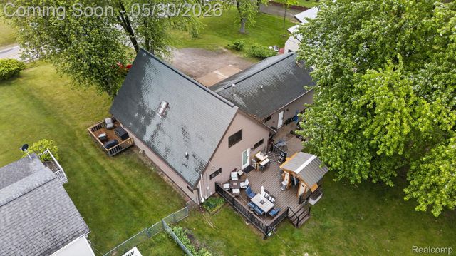 1280 Petts Road, Fenton Charter Township, MI 48430