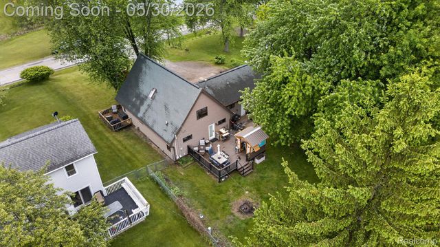 1280 Petts Road, Fenton Charter Township, MI 48430