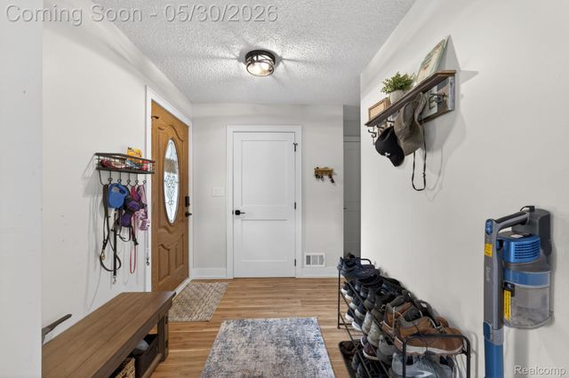1280 Petts Road, Fenton Charter Township, MI 48430