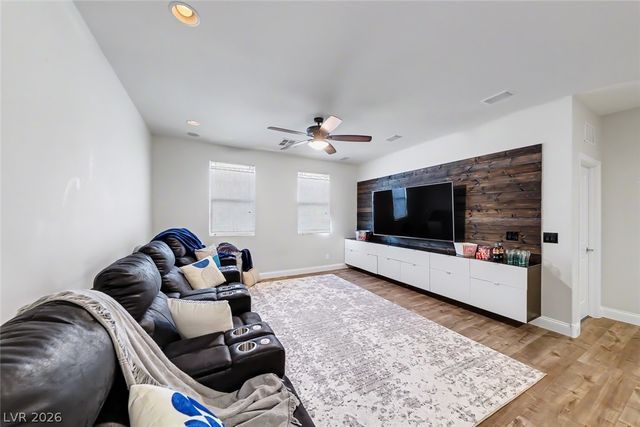 10432 Doman Avenue, Las Vegas, NV 89166