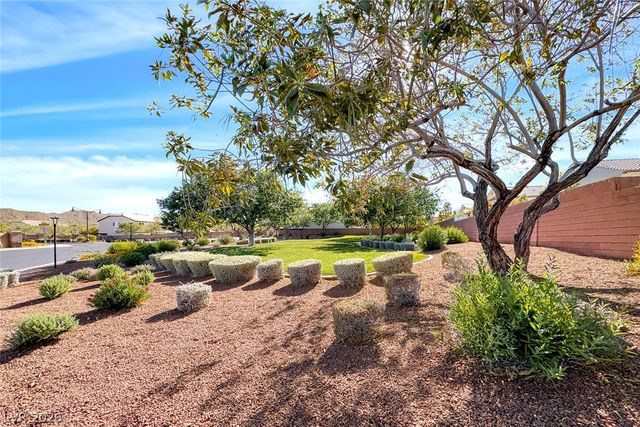10432 Doman Avenue, Las Vegas, NV 89166