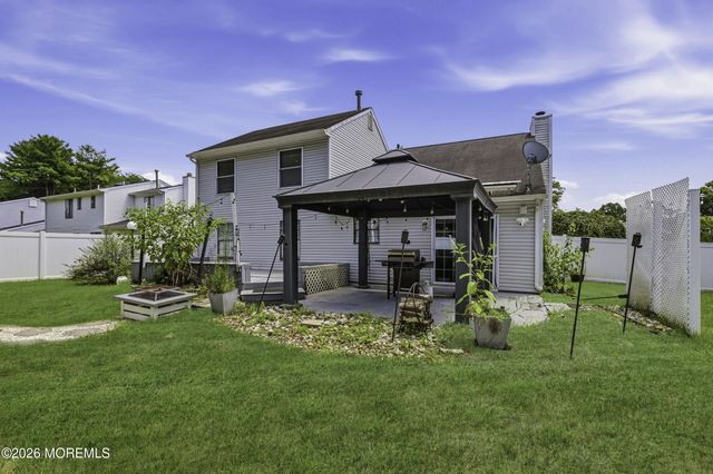 8 Snowdrift Lane, Howell, NJ 07731