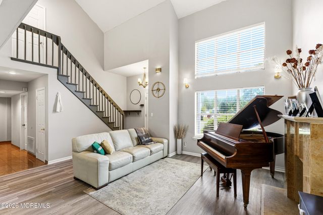 8 Snowdrift Lane, Howell, NJ 07731