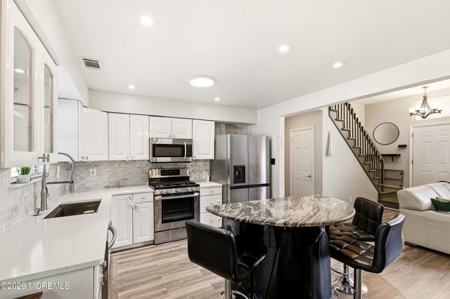 8 Snowdrift Lane, Howell, NJ 07731