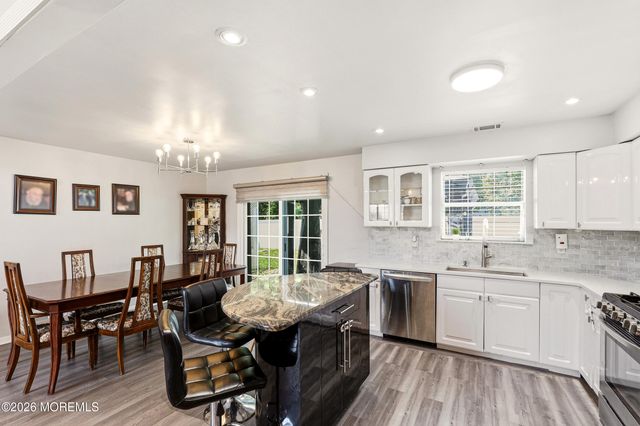 8 Snowdrift Lane, Howell, NJ 07731
