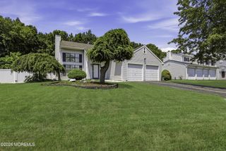 8 Snowdrift Lane, Howell, NJ 07731