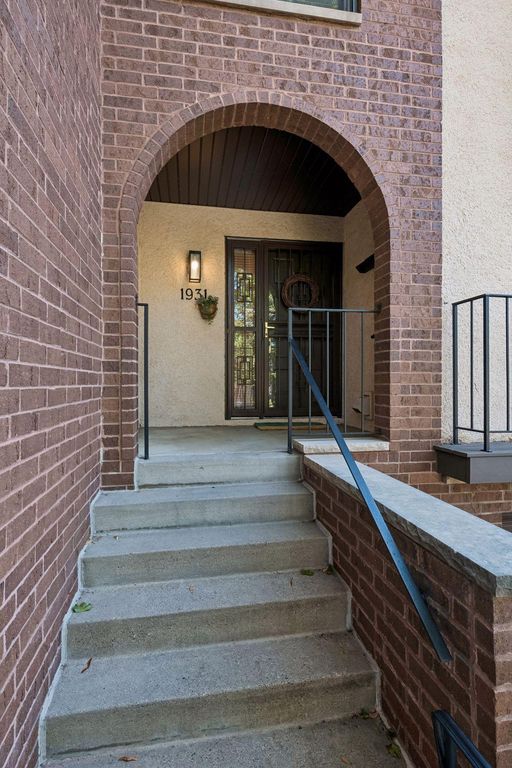 1931 Emerson Avenue S, Minneapolis, MN 55403 — exterior