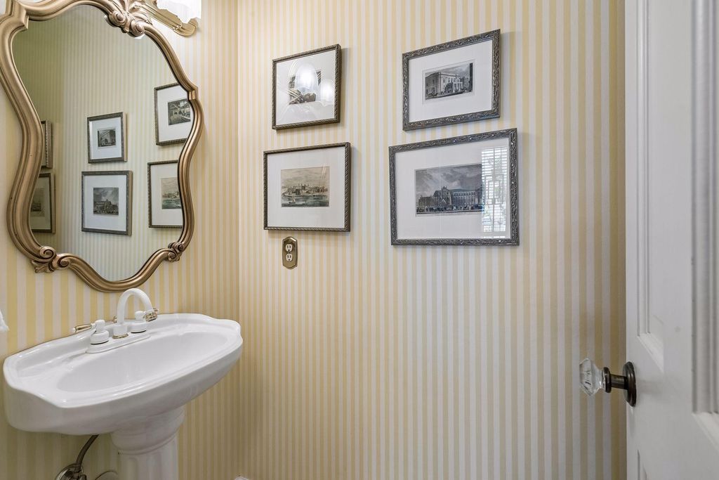 1931 Emerson Avenue S, Minneapolis, MN 55403 — photo 4