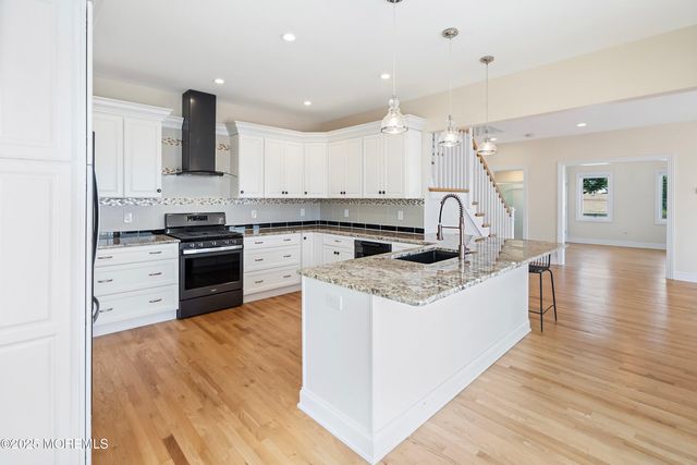 3 Grant Avenue, Rumson, NJ 07760