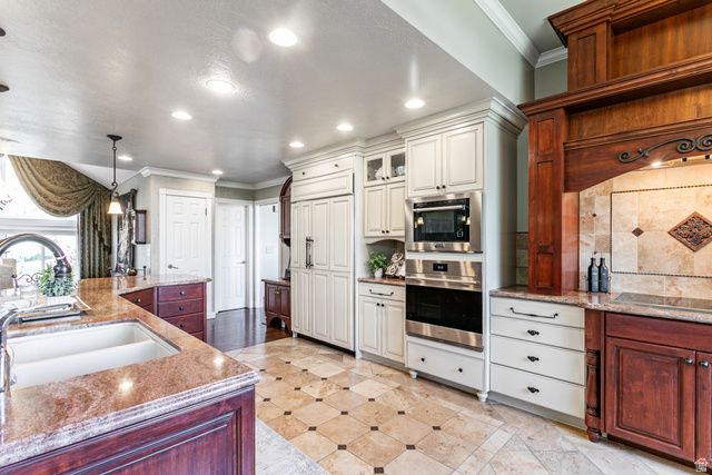 3237 TWIN PEAKS DR, Layton, UT 84040