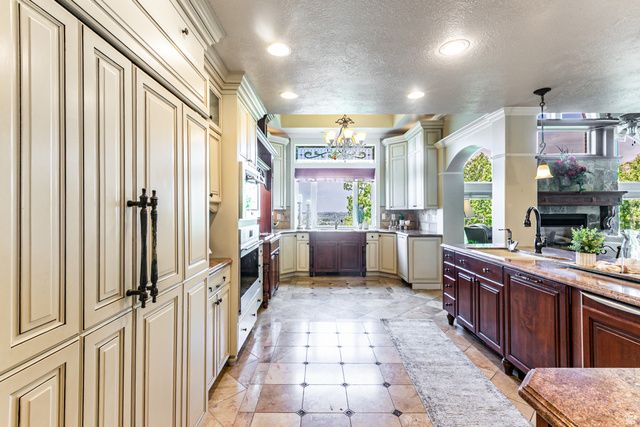 3237 TWIN PEAKS DR, Layton, UT 84040