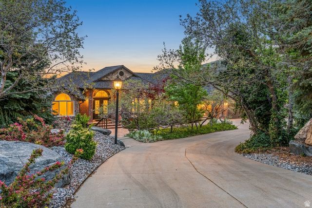 3237 TWIN PEAKS DR, Layton, UT 84040