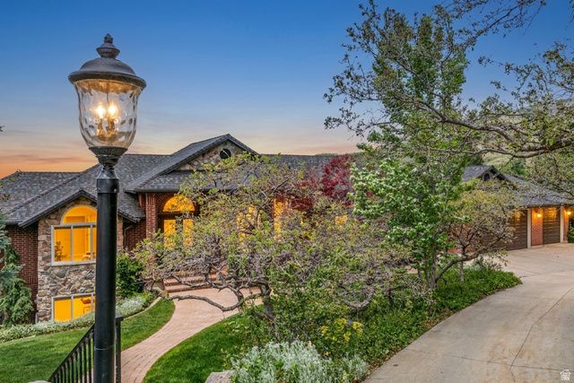 3237 TWIN PEAKS DR, Layton, UT 84040