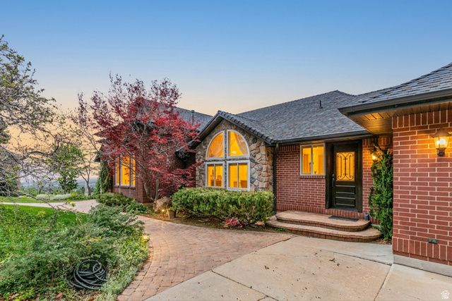3237 TWIN PEAKS DR, Layton, UT 84040