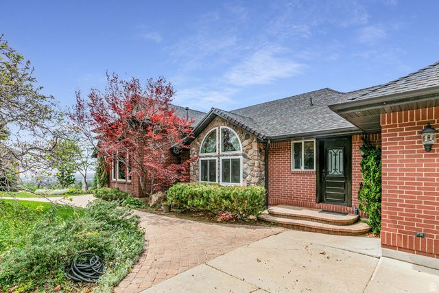 3237 TWIN PEAKS DR, Layton, UT 84040