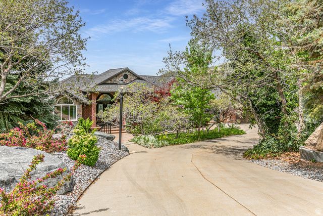 3237 TWIN PEAKS DR, Layton, UT 84040