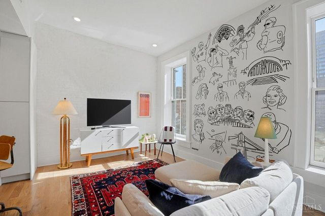 33 E Court Street, Cincinnati, OH 45202