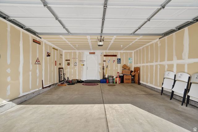 4064 S PITCHBLACK LN, Magna, UT 84044