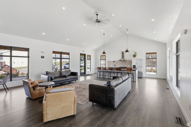 4064 S PITCHBLACK LN, Magna, UT 84044