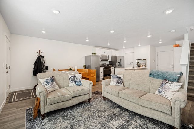 4064 S PITCHBLACK LN, Magna, UT 84044