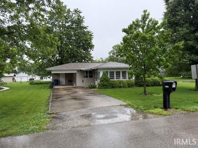 1104 N 8th Street, Mitchell, IN 47446