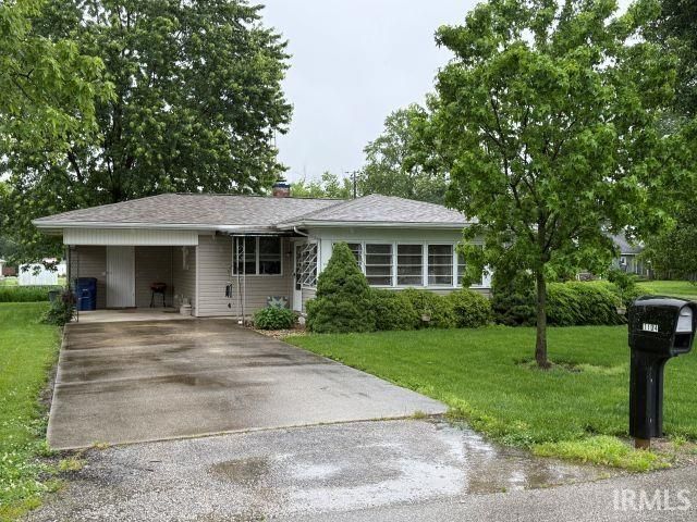 1104 N 8th Street, Mitchell, IN 47446