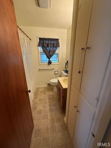 1104 N 8th Street, Mitchell, IN 47446