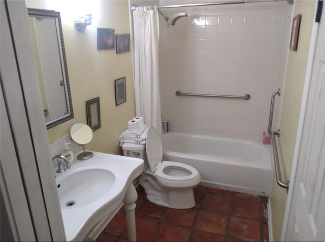 2405 Timberlake Drive, Irving, TX 75062