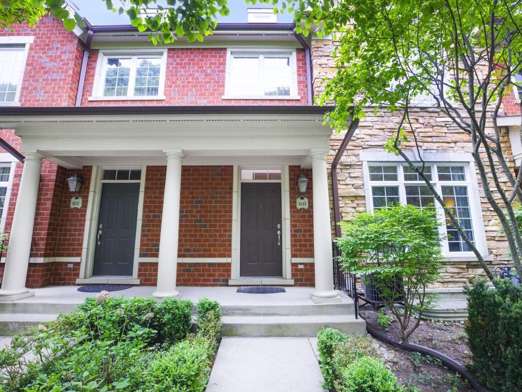 4243 Linden Tree Lane, Glenview, IL 60026