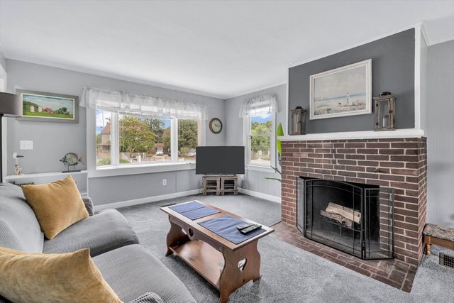 7 Queens Bay Lane, Buzzards Bay, MA 02532