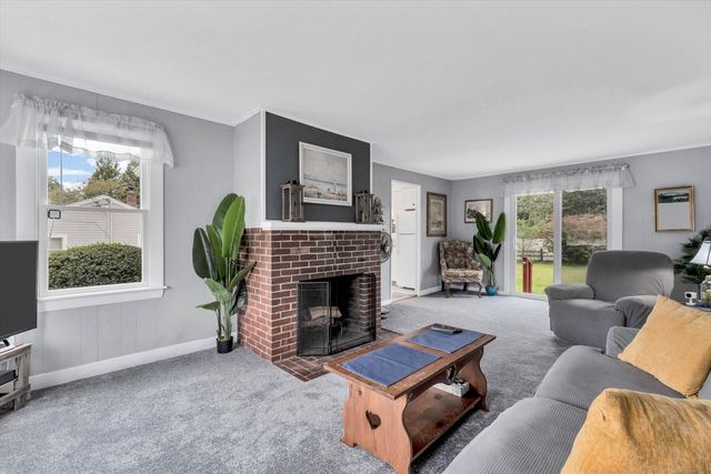 7 Queens Bay Lane, Buzzards Bay, MA 02532