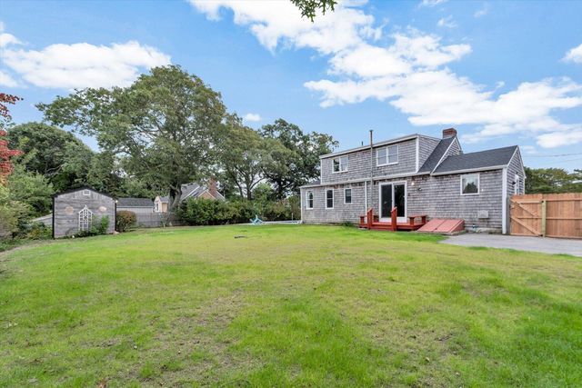 7 Queens Bay Lane, Buzzards Bay, MA 02532