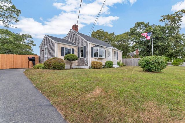7 Queens Bay Lane, Buzzards Bay, MA 02532
