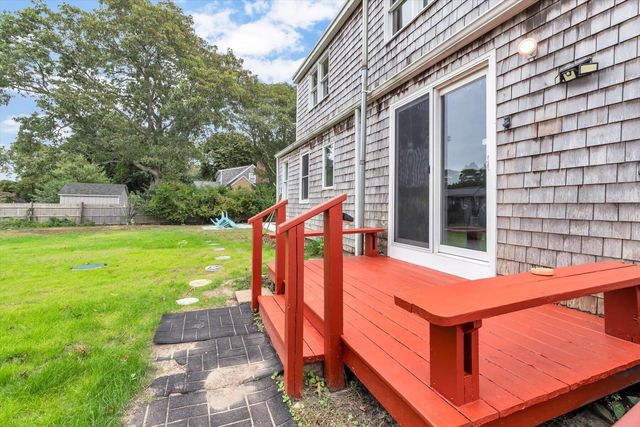 7 Queens Bay Lane, Buzzards Bay, MA 02532