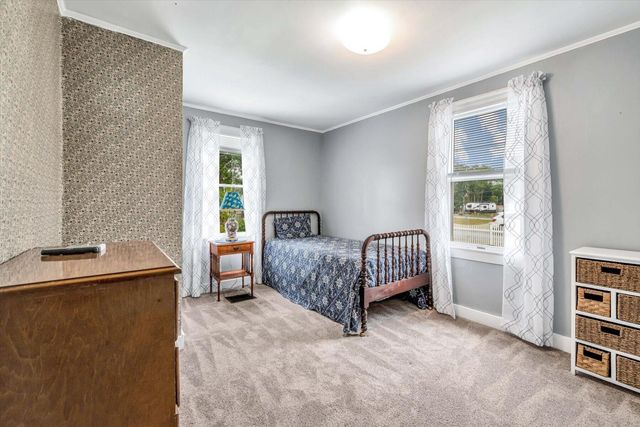 7 Queens Bay Lane, Buzzards Bay, MA 02532