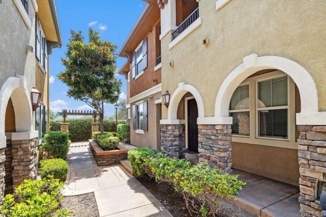 112 Via Sovana, Santee, CA 92071