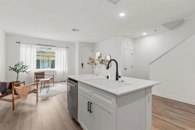 319 MINNEOLA PLACE, Fallbrook, CA 92028