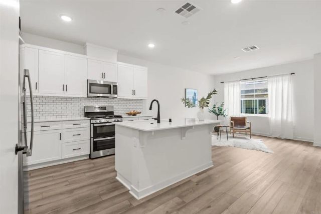 319 MINNEOLA PLACE, Fallbrook, CA 92028