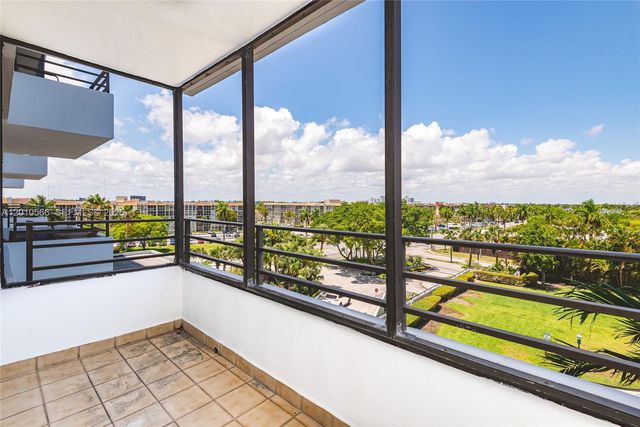 600 Three Islands Blvd 402, Hallandale Beach, FL 33009