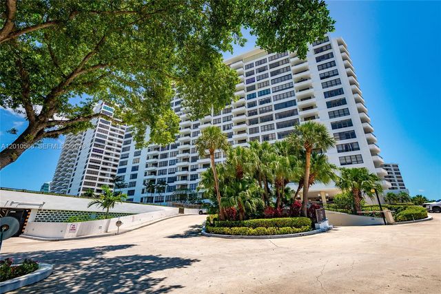 600 Three Islands Blvd 402, Hallandale Beach, FL 33009
