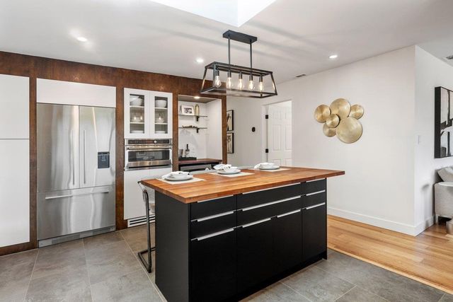 1749 Lake Street, San Mateo, CA 94403