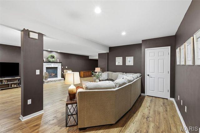 301 Meadow Chase Drive, Festus, MO 63028