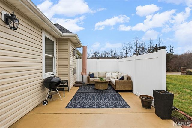 301 Meadow Chase Drive, Festus, MO 63028