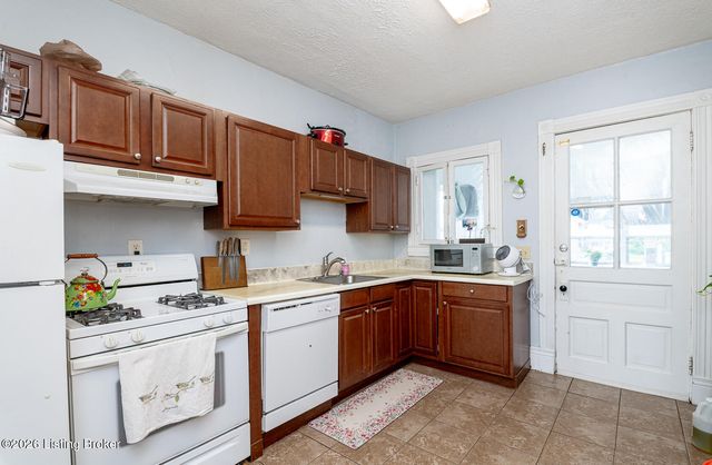 1908 Bonnycastle Ave, Louisville, KY 40205