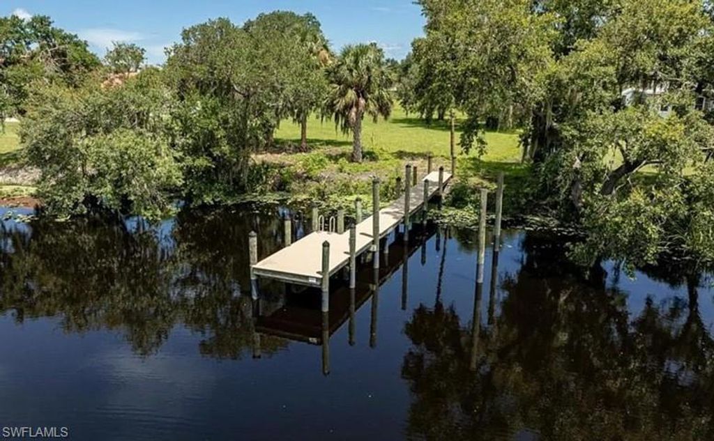 16520 Oakview CIR, ALVA, FL 33920 — exterior